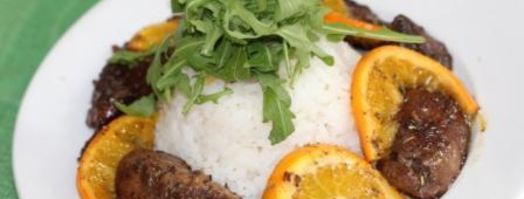 куриная печень тушеная по-итальянски с апельсином. Шаг 13