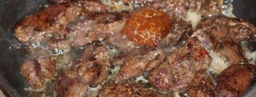 куриная печень тушеная по-итальянски с апельсином. Шаг 10