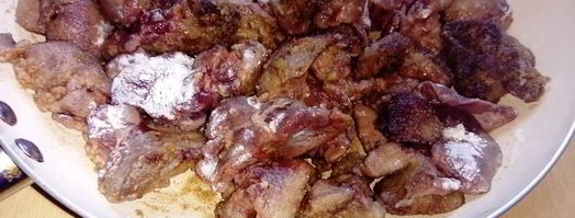 куриная печень в сметанном соусе. Шаг 4