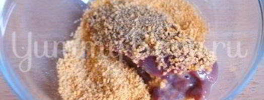 куриная печень, жареная в панировочных сухарях. Шаг 3