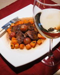 Куриная печенка с виноградом и жареным луком