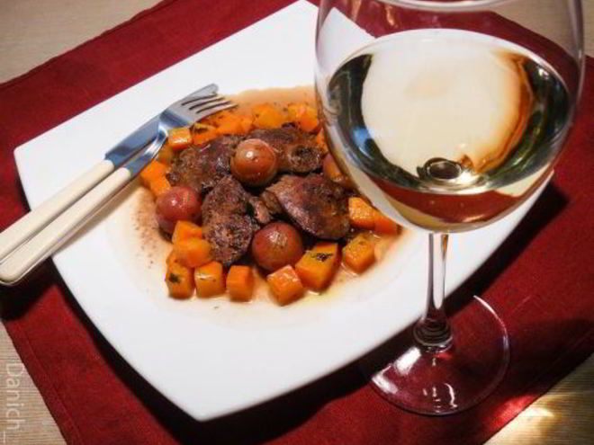 Рецепт куриной печенки с виноградом и жареным луком