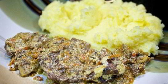 Печень куриная жареная с подливкой