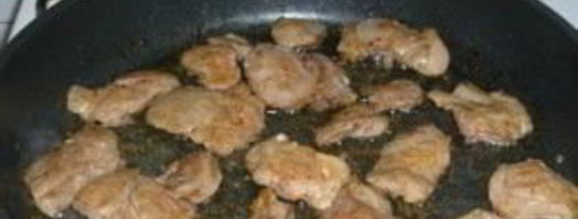 печень куриная, жаренная со сметаной. Шаг 4
