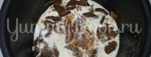 печень под соусом бешамель из мультиварки. Шаг 3