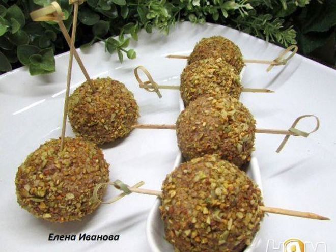 Рецепт печеночных шариков с жареным луком в фисташках