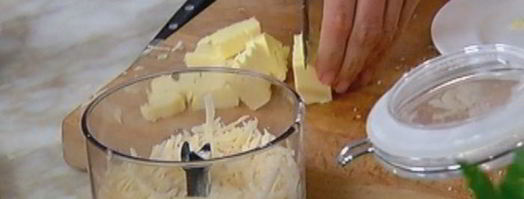 печенье из пармезана со свекольным песто. Шаг 3