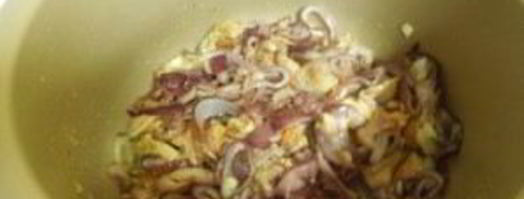 тушеная куриная печень в мультиварке. Шаг 6