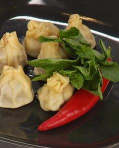 Хинкали с мясом, мятои и корицеи