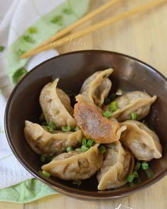 Китайские пельмени с капустой и грибами