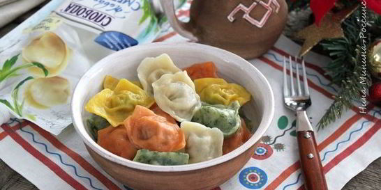 Пельмени разноцветные