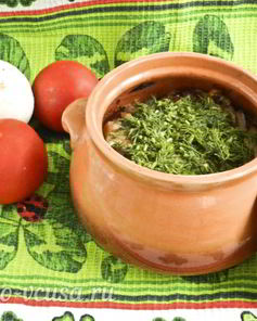 Пельмени в горшочках с грибами