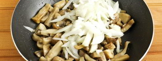 пельмени в горшочках с грибами. Шаг 6