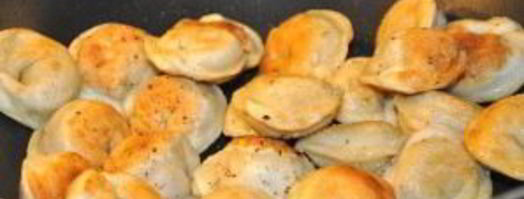 пельмени в горшочках. Шаг 2