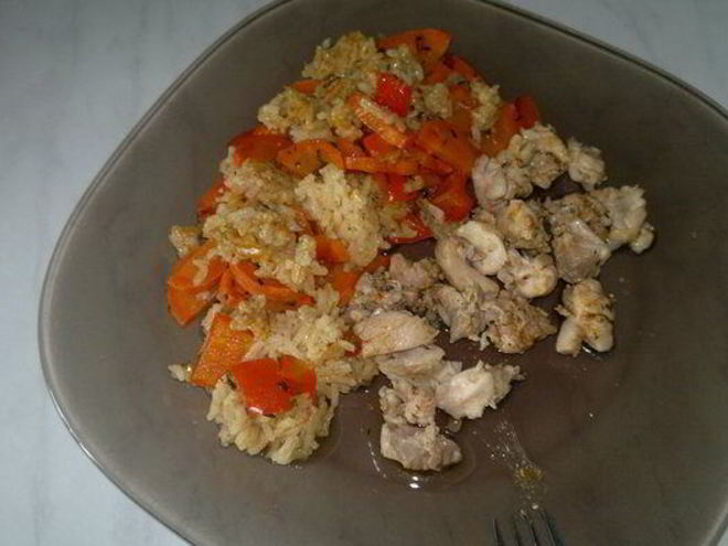 Рецепт паэльи с красным перцем и морковью, куриные бедра с паприкой