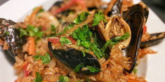 Плов из мидий