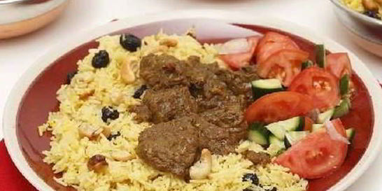 Плов с изюмом и орехами