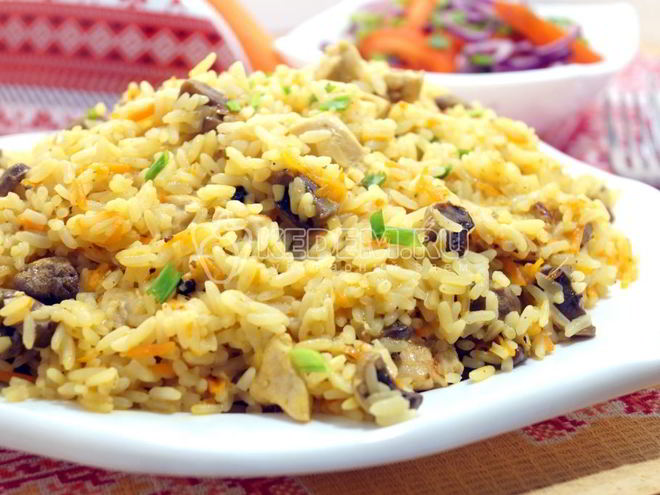 Рецепт плова с курицей и грибами