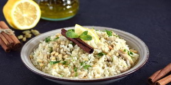 Плов с лимоном и кедровыми орешками