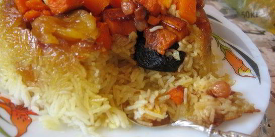 Пряный плов с тыквой и сухофруктами