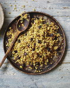 Сладкий плов с черносливом