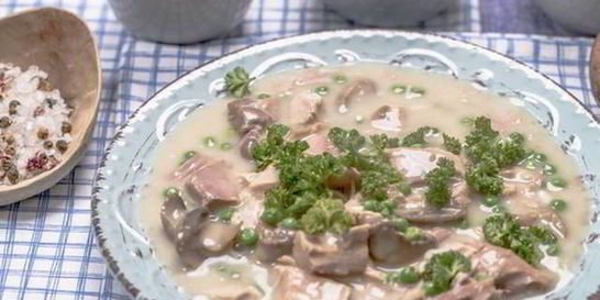 Фрикасе из курицы с грибами