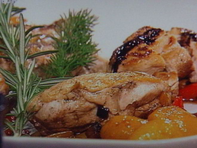 Рецепт куриного филе с овощным рагу под бальзамическим соусом