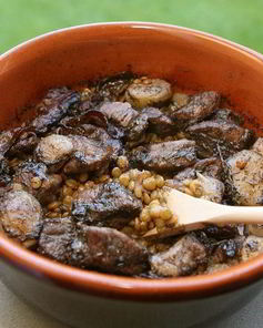 Мясное рагу с чечевицей и шалотом