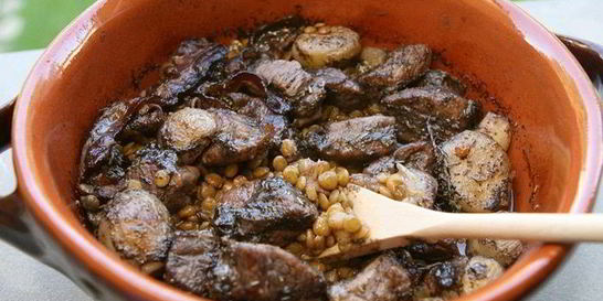 Мясное рагу с чечевицей и шалотом