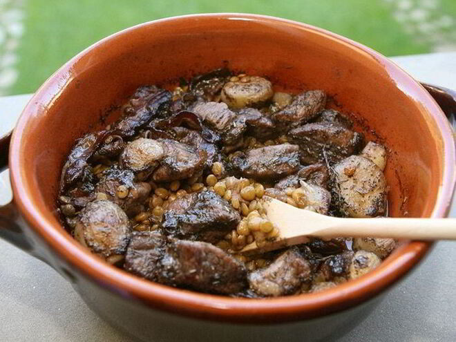 Рецепт мясного рагу с чечевицей и шалотом