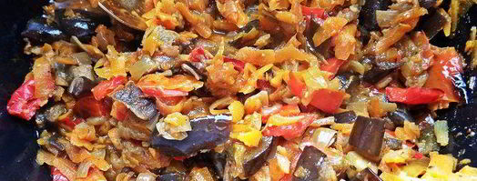 овощное рагу на основе запеченных баклажанов и перцев. Шаг 17