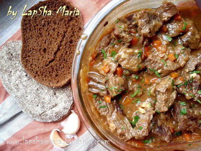 Рецепт рагу из говядины с подливой, запеченное под фольгой homequeen