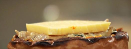 рагу из гуся, курицы и индейки, запеченное в тыкве с грибами и сыром. Шаг 6