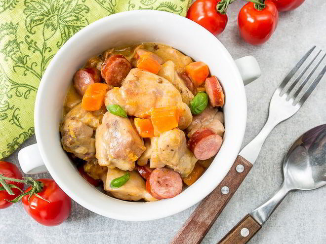 Рецепт рагу из курицы с колбасками и тыквой
