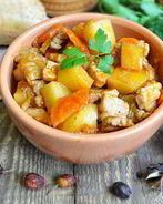 Рагу из свинины с овощами в томатном соке