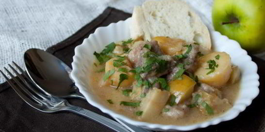 Рагу из свинины с яблоками