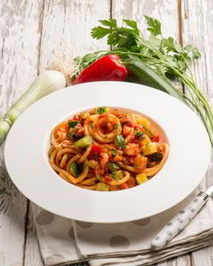 Спагетти с овощным рагу