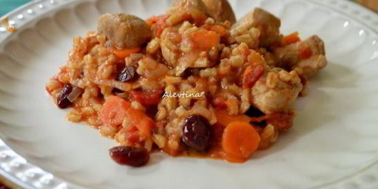 Свиное рагу с перловкой и клюквой