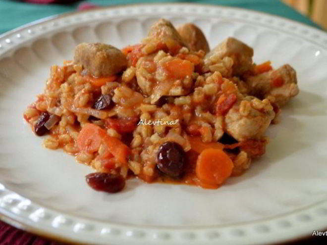 Рецепт свиного рагу с перловкой и клюквой