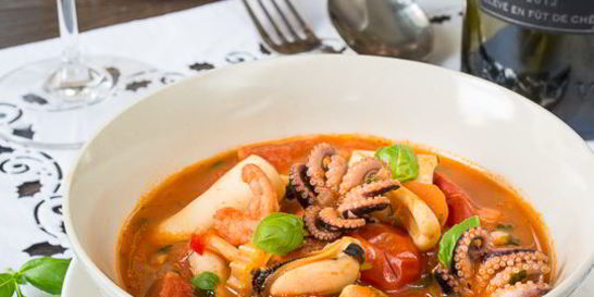 Томатное рагу из морепродуктов