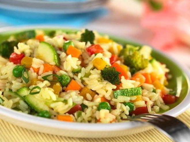 Рецепт быстрого ризотто с весенними овощами и козьим сыром