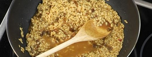 ризотто с морепродуктами и белыми грибами. Шаг 4