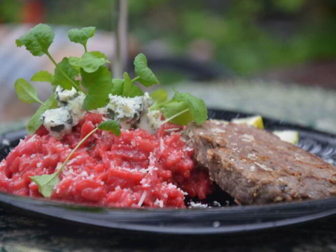 Рецепт ризотто со свеклой и стейками