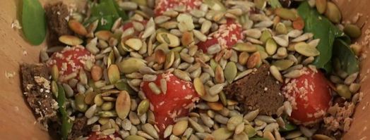 форель, маринованная в ягодах и арбузный салат. Шаг 4