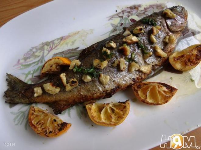Рецепт форели с орешками и вином