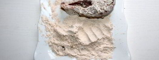 форель, жаренная с петрушкой и луком. Шаг 4