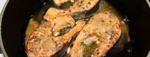 форель, жаренная с петрушкой и луком. Шаг 5