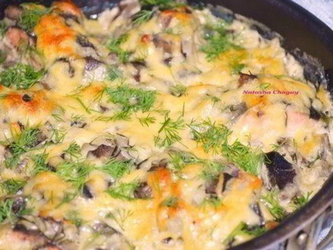 Рецепт горбуши в сметанно-грибном соусе