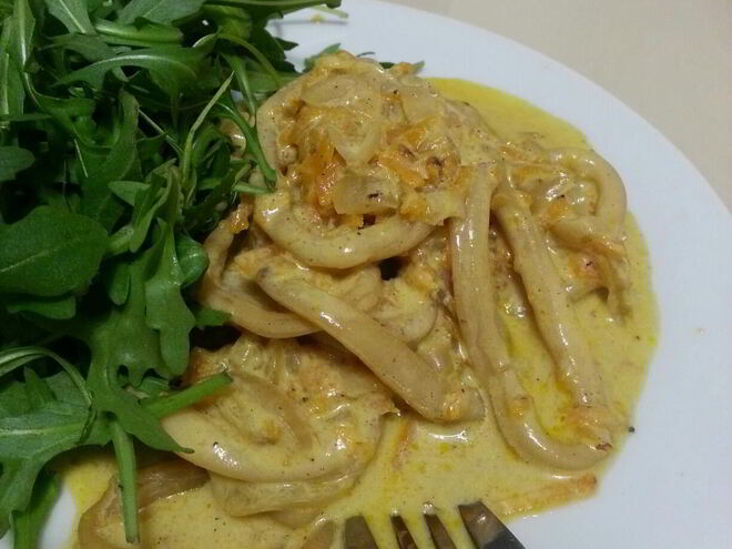 Рецепт кальмаров, тушенных в сметане