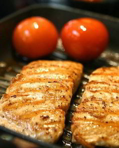 Лосось на гриле в коричневом сахаре